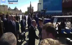 Cựu binh Nga kể lý do được ông Putin mời đi cùng dù bị vệ sĩ đẩy ra