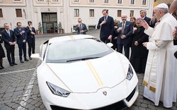 Lamborghini Huracan của Giáo hoàng được bán với mức giá kỷ lục
