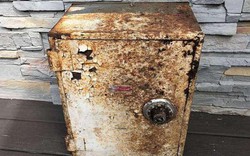 Mỹ: Tìm thấy két sắt cũ đầy tiền, vàng và kim cương khi sửa nhà
