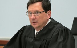 Thẩm phán Mỹ bị đình chỉ vì "làm chuyện ấy" trong tòa án