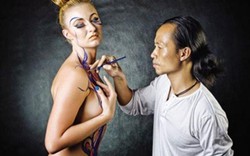 Thỏa thuận ngầm của họa sĩ body painting với người mẫu khỏa thân