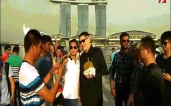 “Kim Jong-un” tươi cười, chụp ảnh với người hâm mộ ở Singapore