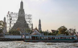 Trải nghiệm đi buýt sông ngắm những ngôi chùa nổi tiếng ở Bangkok