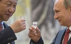 Nhà lãnh đạo duy nhất thế giới cùng uống mừng sinh nhật Putin