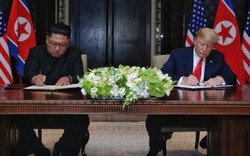 Trump gặp Kim Jong-un: Khen hết lời, nhưng vẫn tiếp tục trừng phạt