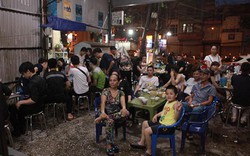 Người dân Thủ đô đổ xô tới các quán nhậu xem trận khai mạc World Cup