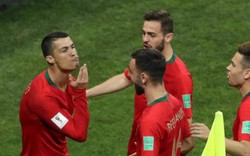 Ronaldo "giả dê", đá đểu Messi khi ăn mừng bàn thắng