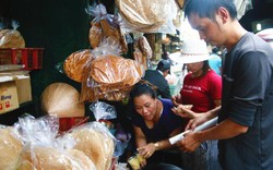 Chợ đặc sản miền Trung ở Sài Gòn tất bật dịp Tết Đoan Ngọ
