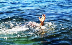 Du khách Hà Nội đuối nước khi tắm biển Hải Tiến