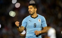 Suarez lập kỷ lục, Uruguay đoạt vé vào vòng 1/8
