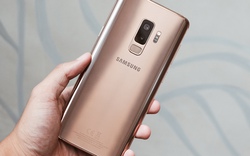 Ngắm Galaxy S9+ bản hoàng kim đổi sắc dưới ánh sáng