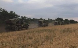 Ukraine đưa quân đến gần biên giới Crimea, Nga cảnh báo ớn lạnh