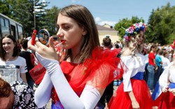 Báo Nga chỉ trích thậm tệ phụ nữ Nga quan hệ với đàn ông ngoại quốc