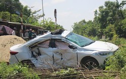 Quảng Nam: Tàu hàng hất văng ô tô, 3 người bị thương nặng