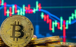 Bitcoin bất ngờ tăng dựng đứng đầy bí ẩn