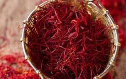 Gia vị đắt nhất thế giới Saffron xách tay: Loạn giá, chất lượng mập mờ