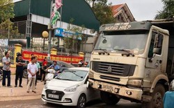 Quảng Ninh: Xe quá tải chở đất rầm rập lấp vịnh Bái Tử Long