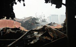 Ảnh, clip: Hiện trường nhà xưởng bị thiêu rụi trong vụ cháy 8 người chết, mất tích