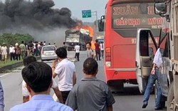 Xe bồn bốc cháy dữ dội sau va chạm trên cao tốc Hà Nội - Thái Nguyên