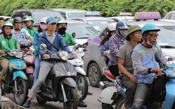 ẢNH: Người dân ùn ùn lên Hà Nội, nhiều tuyến đường ùn tắc