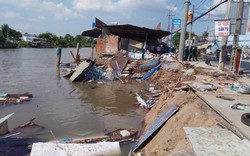 Cần Thơ: Ghe chở 80 tấn gạo bị chìm xuống sông