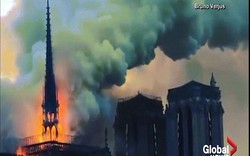 Video toàn cảnh khói lửa kinh hoàng tàn phá Nhà thờ Đức Bà ở Paris