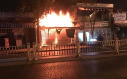 Nhà cháy dữ dội trong đêm, 3 người chết thương tâm