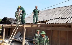 Nghệ An: Lốc xoáy khiến hàng chục hộ dân bị hư hỏng nhà cửa