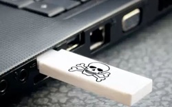 Một sinh viên dùng USB phá hoại máy tính giá trị gần 1,36 tỉ đồng