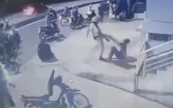 Hai thanh niên trong clip CSGT chĩa súng, tung chân đá là quái xế