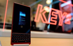 BlackBerry KEY2 màu đỏ chính thức lên kệ với giá 16,23 triệu đồng