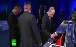 Putin và Kim Jong Un tặng nhau... vũ khí giữa thượng đỉnh Nga-Triều
