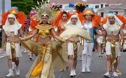 Carnaval Hạ Long sôi động với màn diễn diễu đường phố đầy màu sắc