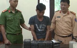 Lạng Sơn: Bắt đối tượng vận chuyển 26 bánh heroin bằng xe khách