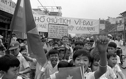 Hình ảnh đặc biệt về Sài Gòn tháng 5.1975: Màu của thống nhất