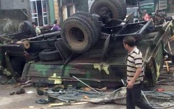 Hà Nội: Nhiều lính bộ binh gặp nạn khi xe tải quân sự bị lật