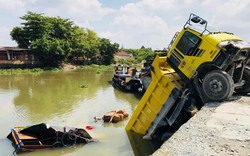 Tai nạn hi hữu: Xe ben chở đá rơi xuống sông trúng ghe bán hàng