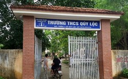 Nhắc nhở học sinh, thầy giáo bị người nhà tới trường đánh nhập viện