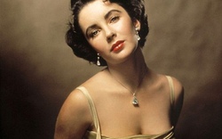 Cách giảm cân kỳ lạ của "huyền thoại mắt tím" Elizabeth Taylor