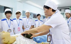 Xuất khẩu lao động điều dưỡng, hộ lý: Lương cao, công việc vất vả