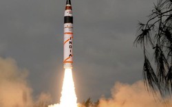 Hải quân Ấn Độ thử tên lửa giữa lúc TQ đưa loạt vũ khí lớn tới sát biên giới