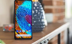 Ra mắt Motorola One Vision, bản sao của Galaxy S10