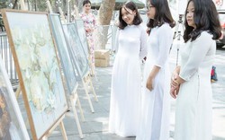 38 bức tranh vẽ Bác Hồ triển lãm tại Bờ Hồ - Hà Nội