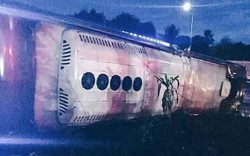 Xe khách mất lái đêm mưa giông, 19 người thương vong