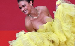 Người mẫu xinh đẹp Brazil "hết hồn" vì tụt váy bất ngờ ngay trên thảm đỏ Cannes
