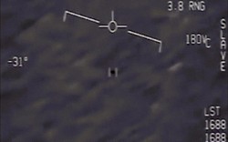 Phi công Mỹ nói hàng ngày nhìn thấy UFO siêu thanh ở độ cao 9.000 mét