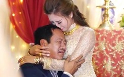 Bố khóc nghẹn khi con gái đi lấy chồng lấy nước mắt dân mạng