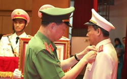 Chủ tịch nước tặng phần thưởng cao quý cho Tướng Lê Quý Vương