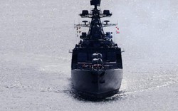 Nóng quân sự: Tàu Mỹ bất ngờ chặn đường tàu chống ngầm của Nga