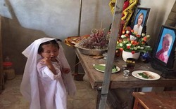 Hà Tĩnh: Bé gái 4 tuổi trong 6 tháng phải đội 3 vành khăn tang